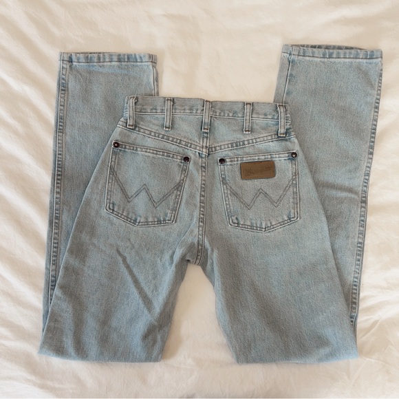 Wrangler’s Vintage High Rise Straight‎ Jeans - Picture 4 of 9